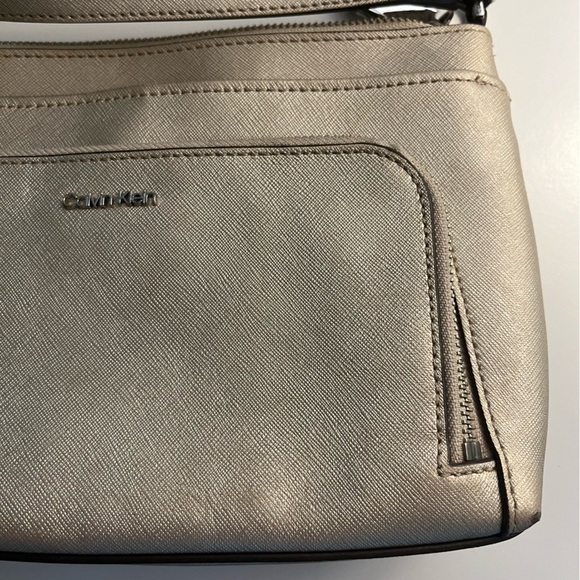 Calvin Klein Women's CrossBody Bag - Picture 5 of 16